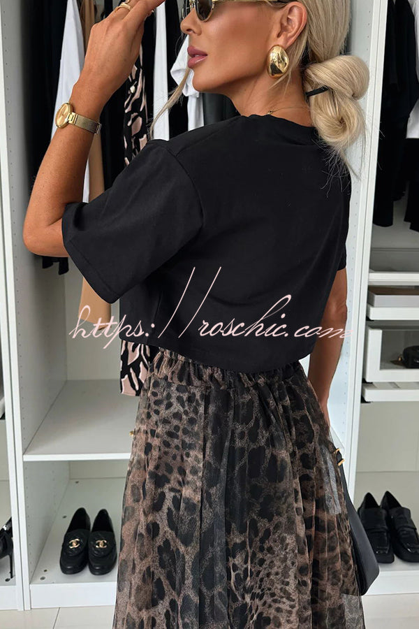 Cropped Short Sleeve Stretch T-Shirt with Shoulder Pads