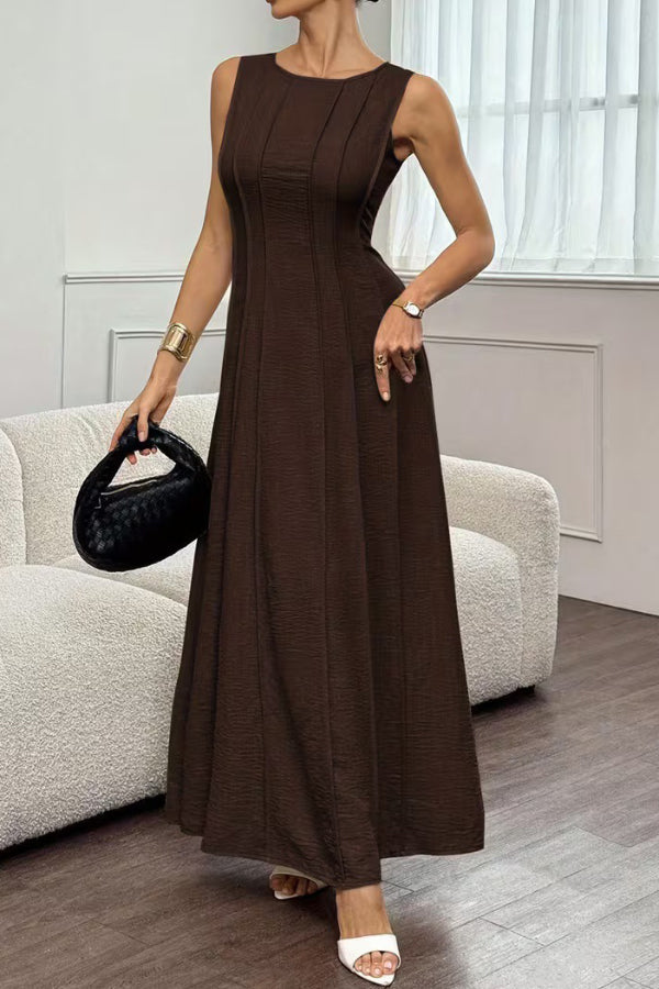 Sleeveless Pleated Maxi Dress – Solid Color, Round Neck