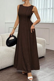 Sleeveless Pleated Maxi Dress – Solid Color, Round Neck