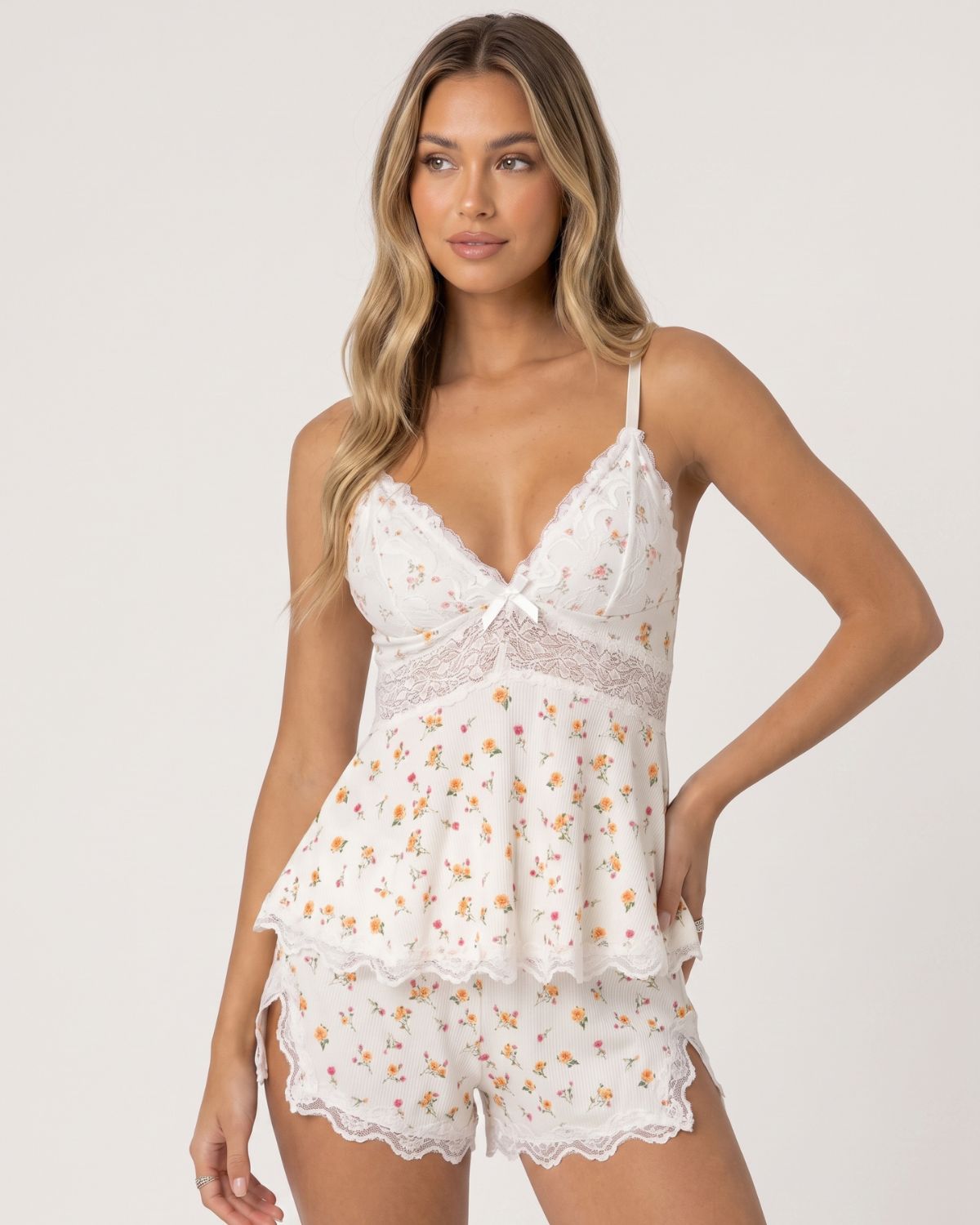 color_white_floral
