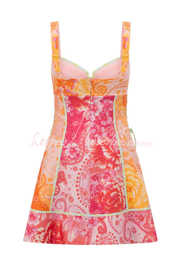 Mini-robe slim sans manches à col carré et imprimé floral