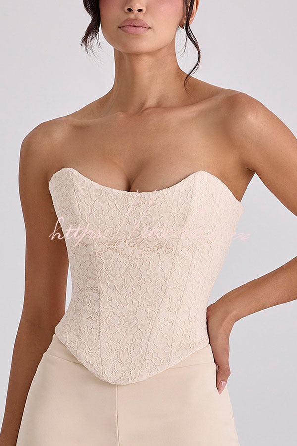 Ensemble haut corset et short en dentelle à épaules dénudées