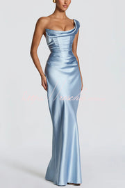 Robe longue plissée en satin à une épaule pour tenue de soirée
