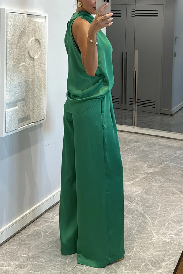Ensemble haut à col bénitier en satin et pantalon ample | Deux pièces sans manches