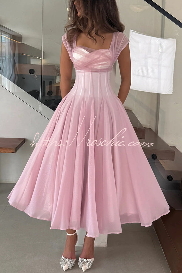 Robe longue en tulle à col carré sans manches pour les fêtes