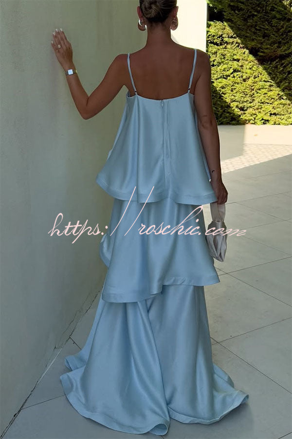 Robe longue en satin à plusieurs niveaux – Col carré sans manches Ligne A