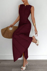 Sleeveless Pleated Maxi Dress – Solid Color, Round Neck
