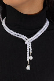 Collier à pampilles en perles avec accents géométriques