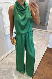 Ensemble haut à col bénitier en satin et pantalon ample | Deux pièces sans manches