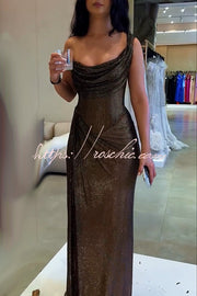 Robe longue froncée à une épaule et sequins avec fente