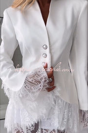 Blazer col en V bordé de dentelle avec boutons en perles, manches longues