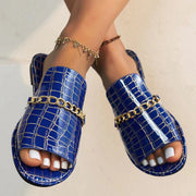 Chain Accent Flat Beach Sandals for Vacation