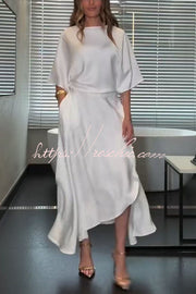 Robe longue portefeuille en satin avec manches larges et poche
