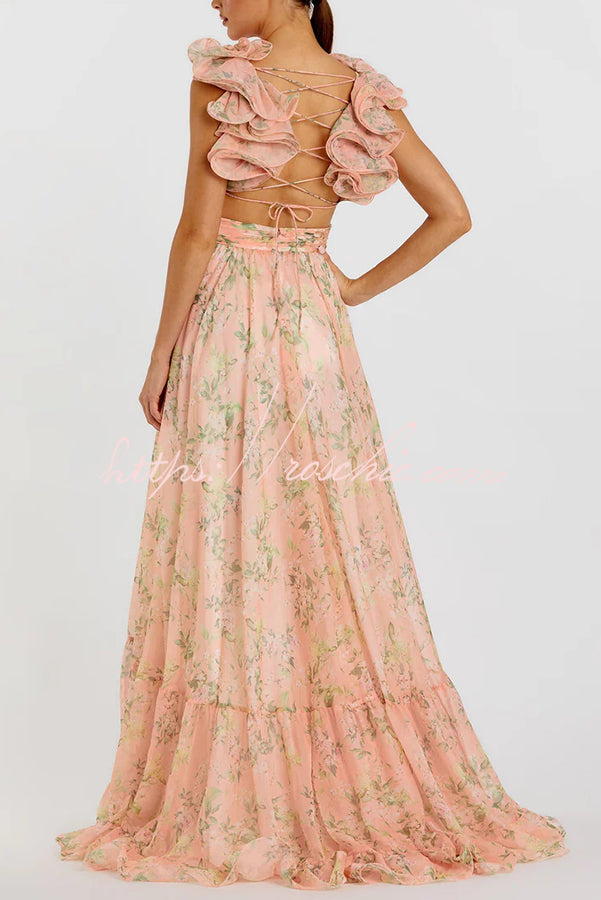 Robe longue en mousseline florale à volants et dos découpé