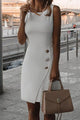 Minivestido sin mangas con botones y cuello redondo