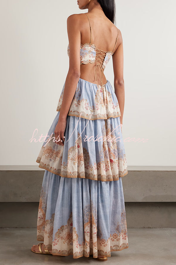 Robe longue imprimée à lacets et découpes à plusieurs niveaux pour les vacances