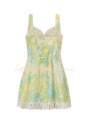 Mini-robe en lin mélangé à fleurs avec bordure en crochet et dos à lacets