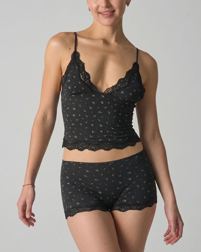 color_black_floral