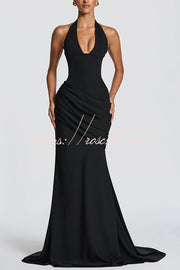 Robe longue en crêpe plissée à col en V et dos nu avec lacets