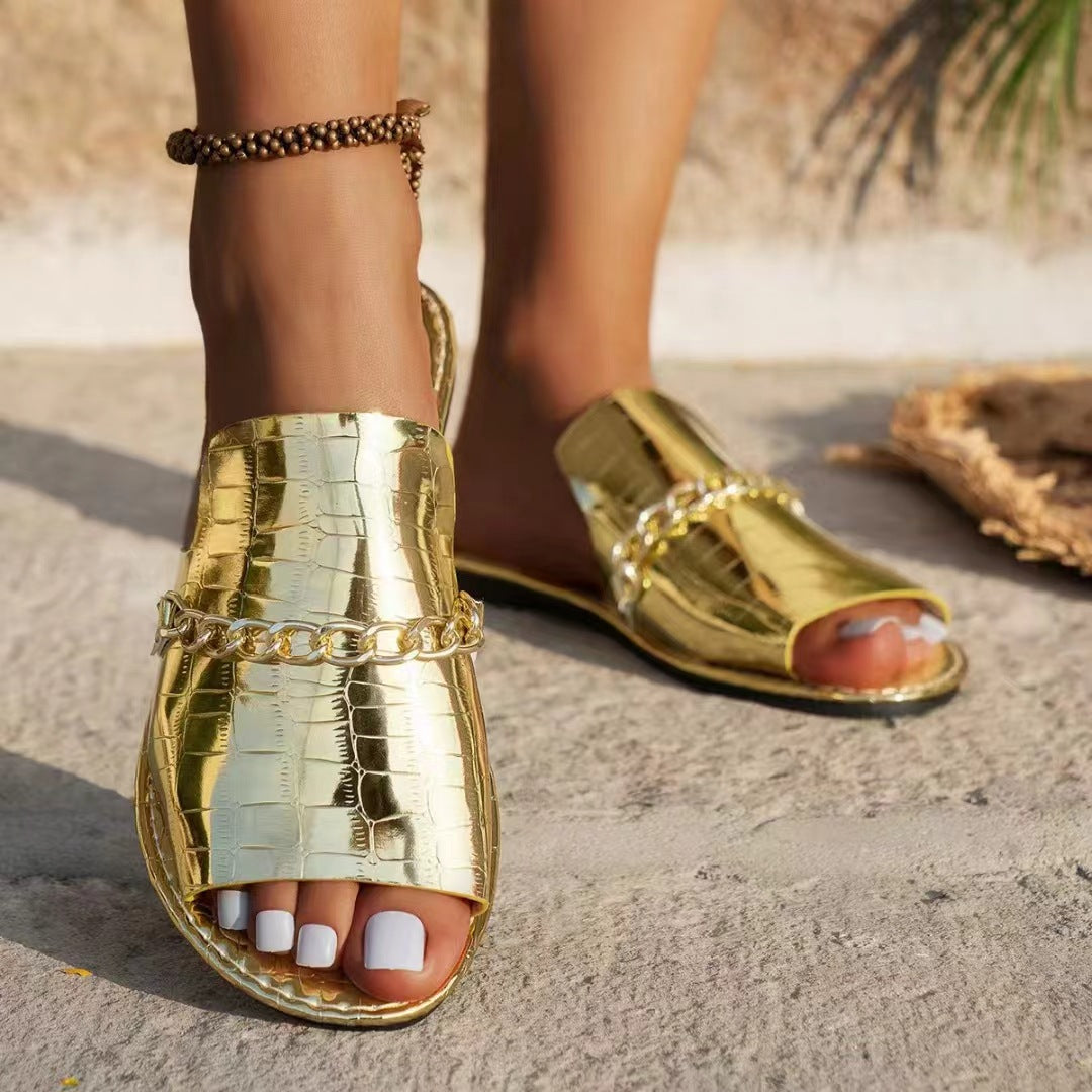 Chain Accent Flat Beach Sandals for Vacation