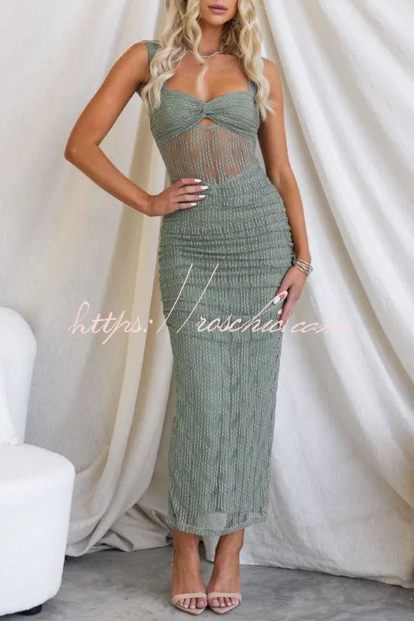 Sweetheart Neck Mesh Ruched Maxi Dress – Sleeveless Party Wear