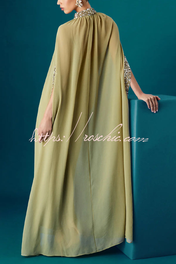 Robe longue chauve-souris à col haut et bordure en sequins en mousseline de soie