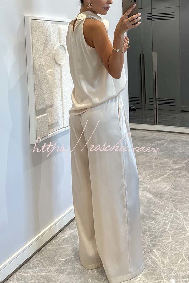 Ensemble haut à col bénitier en satin et pantalon ample | Deux pièces sans manches