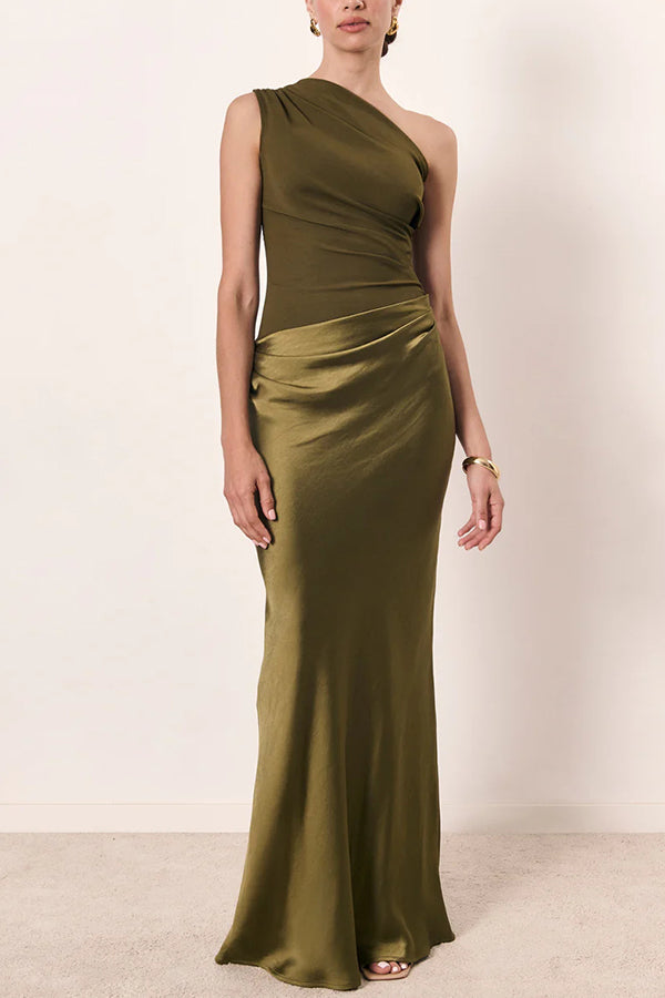 Robe longue froncée en satin à une épaule pour la fête