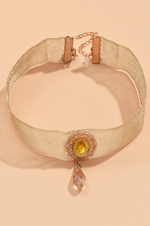 Collier pendentif en forme de goutte d'eau avec pierres précieuses en dentelle et maille