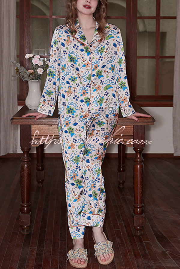 Set da salotto in due pezzi a maniche lunghe con stampa blu fragole