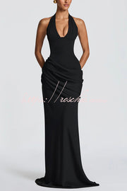 Robe longue en crêpe plissée à col en V et dos nu avec lacets