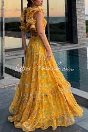 Robe longue en mousseline florale à volants et dos découpé