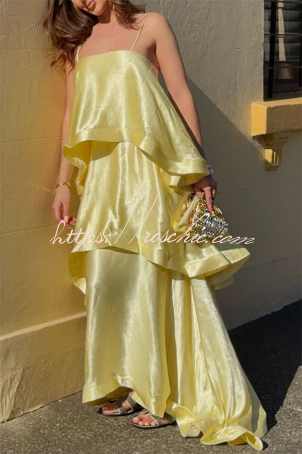 Robe longue en satin à plusieurs niveaux – Col carré sans manches Ligne A