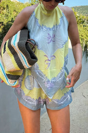 Ensemble haut licou imprimé satiné et short ample | Style de vacances