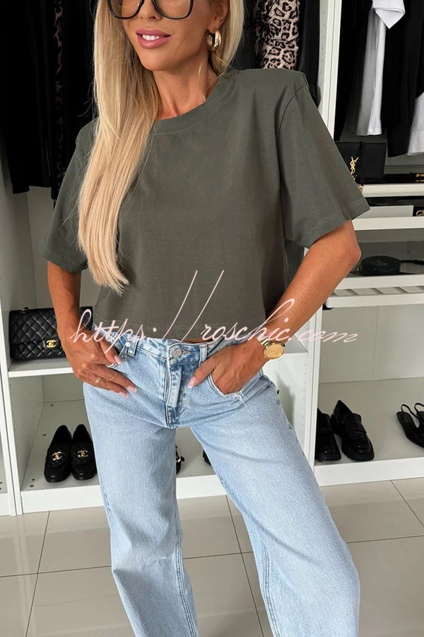 Cropped Short Sleeve Stretch T-Shirt with Shoulder Pads