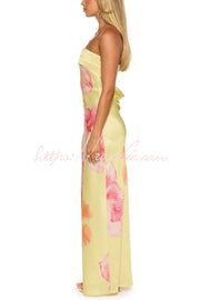 Robe longue à épaules dénudées et imprimé floral pour les vacances