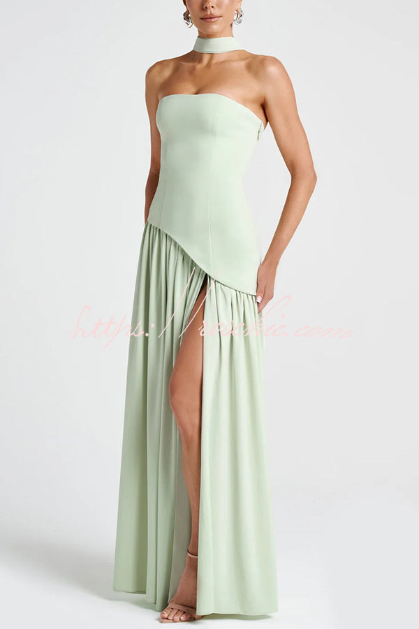 Robe longue plissée en mousseline à épaules dénudées avec fente