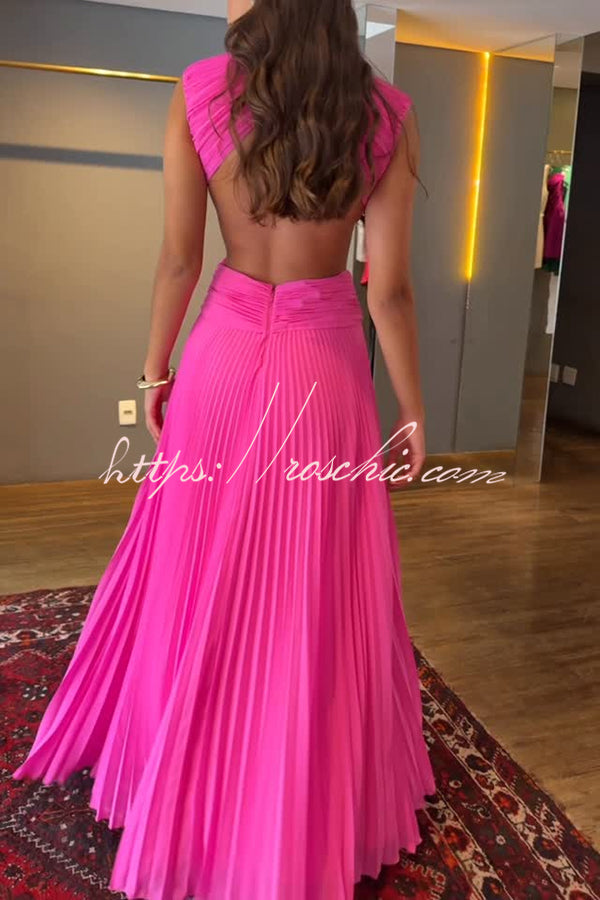 Robe longue en mousseline plissée à découpes croisées et dos ouvert