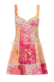 Mini-robe slim sans manches à col carré et imprimé floral