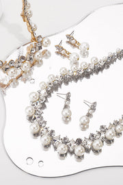 Ensemble collier et boucles d'oreilles en perles baroques
