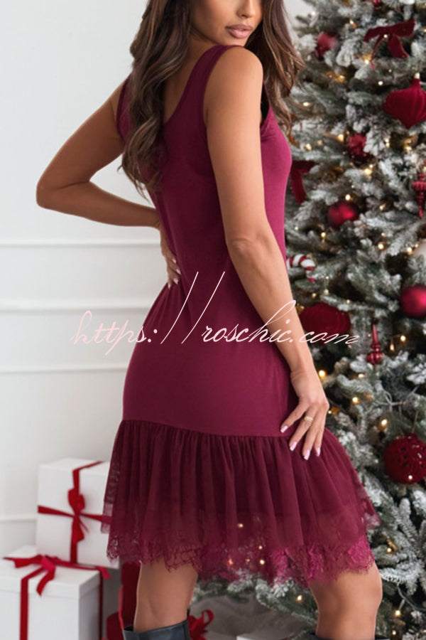 Mini-robe sans manches en tulle et dentelle à ourlet étagé