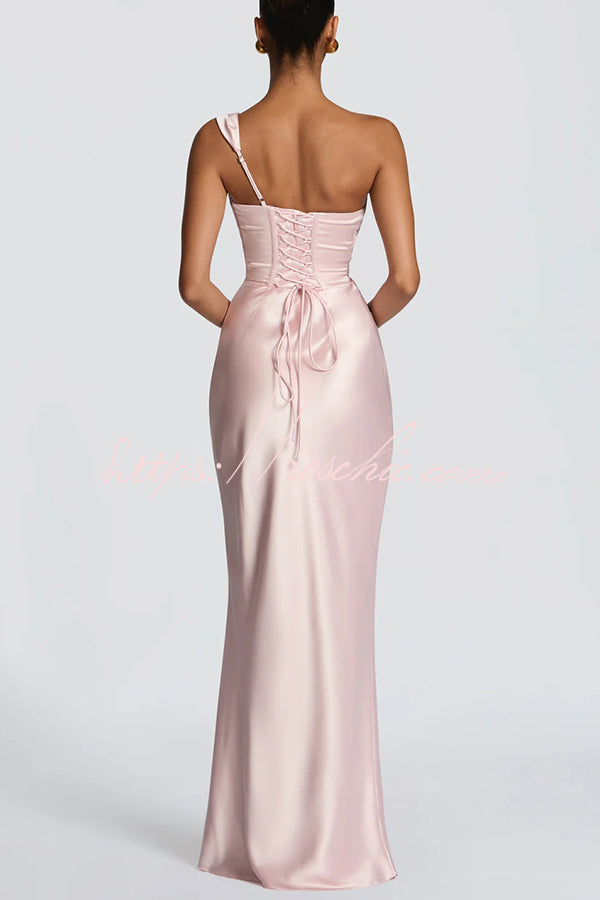 Robe longue plissée en satin à une épaule pour tenue de soirée