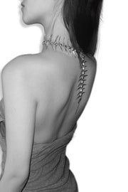 Punk Thorn Bone Spur Necklace – Halloween Statement Piece