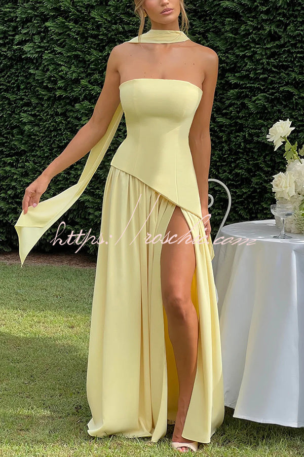 Robe longue plissée en mousseline à épaules dénudées avec fente