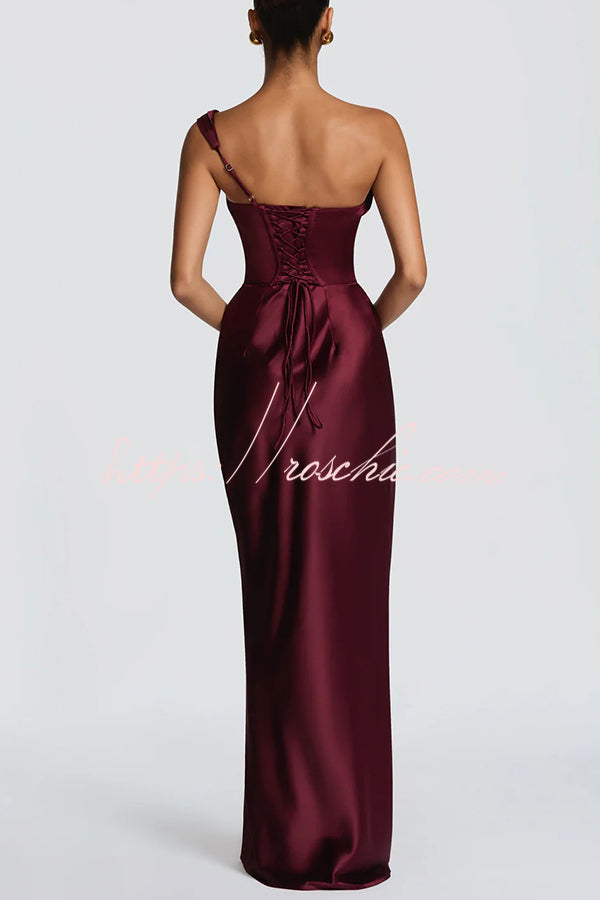 Robe longue plissée en satin à une épaule pour tenue de soirée