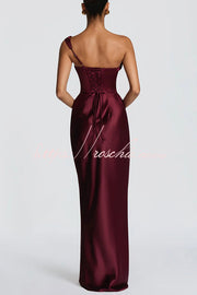 Robe longue plissée en satin à une épaule pour tenue de soirée