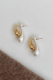 Contrast Color Teardrop Stud Earrings