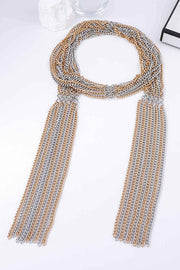 Collier écharpe en chaîne métallique superposée exagérée