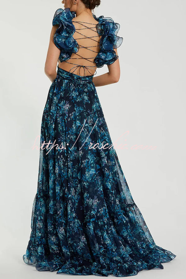 Robe longue en mousseline florale à volants et dos découpé
