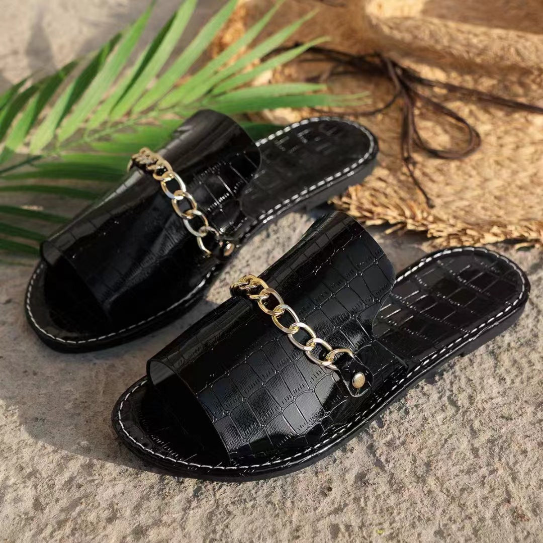 Chain Accent Flat Beach Sandals for Vacation
